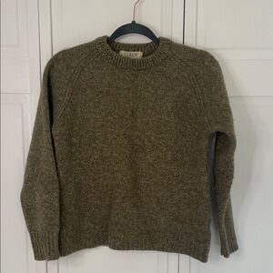 100% Wool Vintage J. Crew Women’s Moss Green Crewneck Sweater